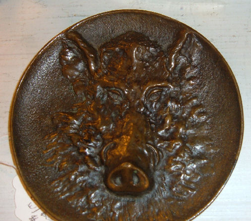 bronze_boar_plate.jpg